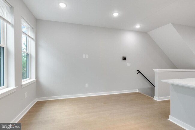 Foto del edificio - 2344 W Seybert St