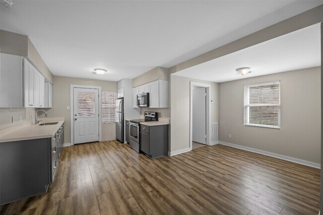 Building Photo - 6918 Irvington Blvd