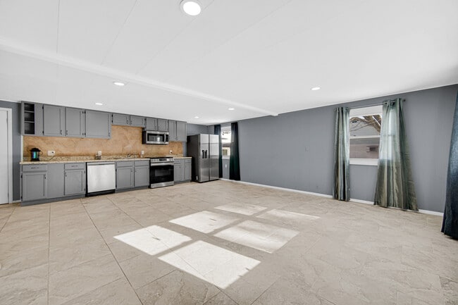 Building Photo - 2322 W Loves Ln