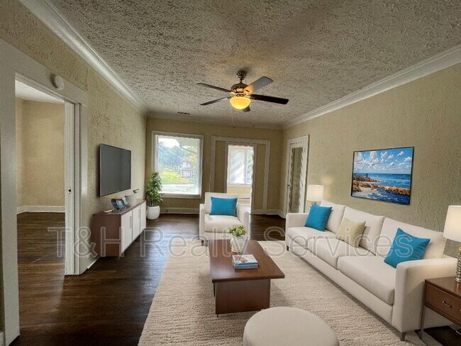 Foto del edificio - 3504 E Fall Creek Pkwy N Dr