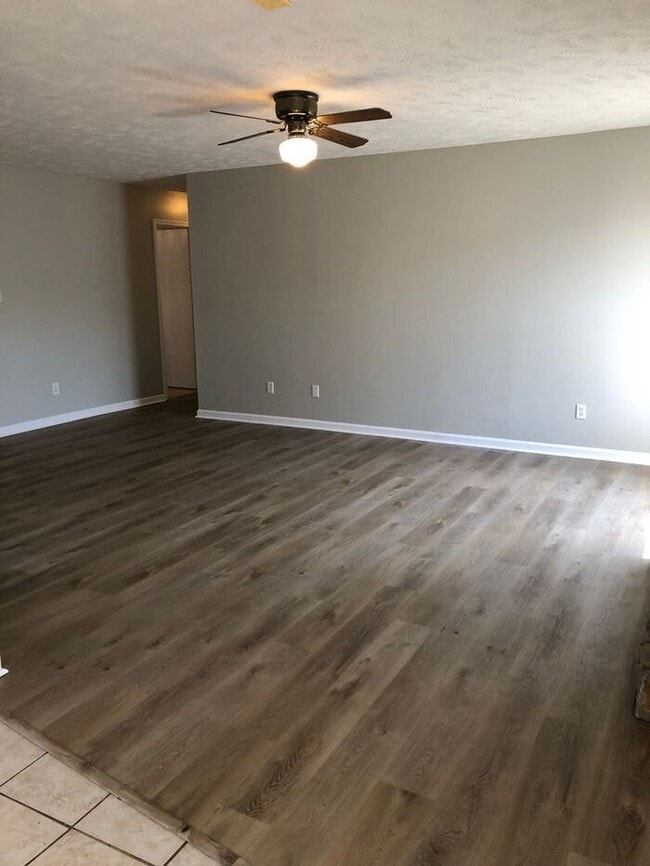 Building Photo - 2209 Mossycup Ln