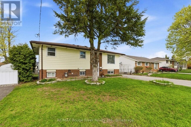 Building Photo - 599 Otonabee Dr