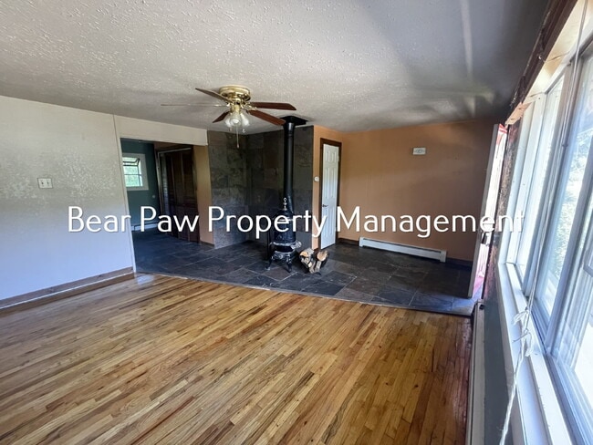 Photo - Cute upper level duplex in Kittredge!! Apartment