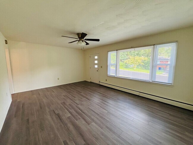 Foto del edificio - 315 Reynolds Ave