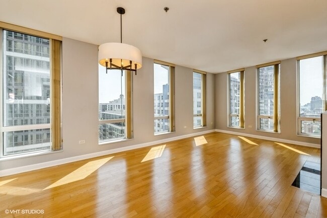 Foto del edificio - 1250 S Michigan Ave