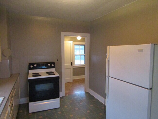 Building Photo - 615 E Barton Ridge Rd