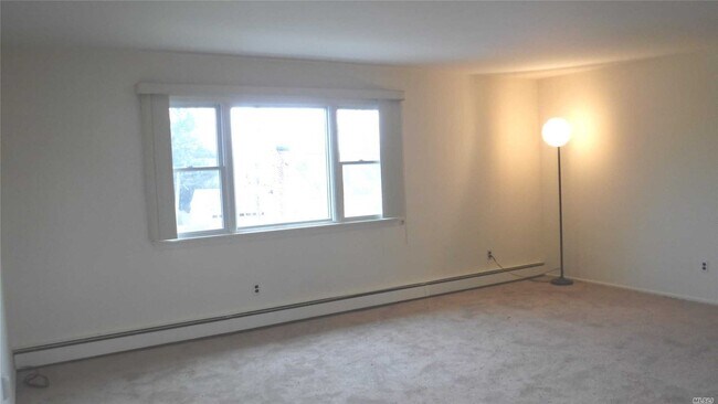 Building Photo - 56 Roosevelt Ave