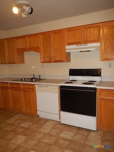 Building Photo - 1623 Pontotoc Trce