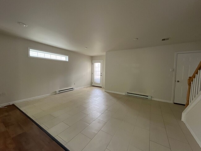 Building Photo - Stunning twin home located in West Bethlehem