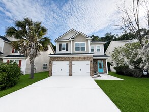 Building Photo - 6 Chapel Lake N
