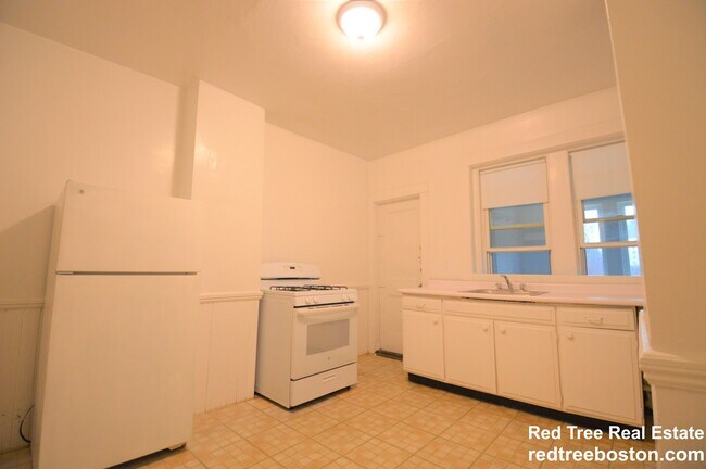 Building Photo - 34 Medfield St