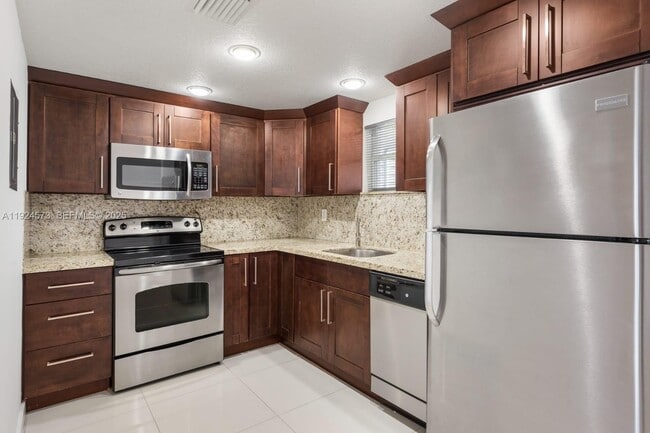 Foto del edificio - 411 SW 37th Ave