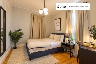 Building Photo - Room in Shared 4 bed/2 bath home in Savin Hill
