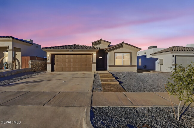 Foto del edificio - 13817 Summer View Ave