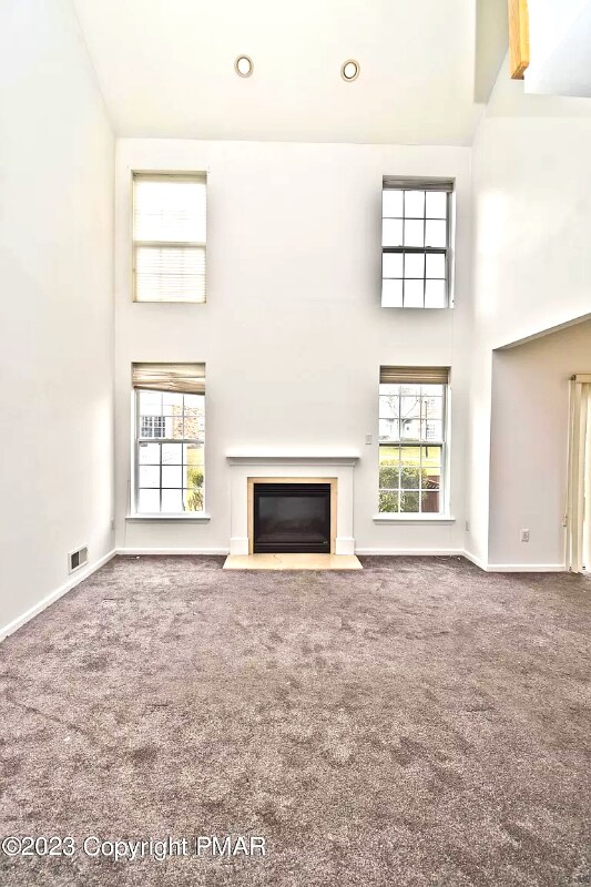 Foto del edificio - 106 Bethpage Terrace