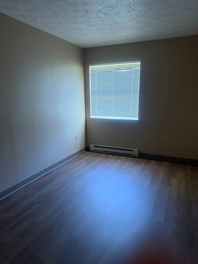 Building Photo - Lincolnshire Apartments