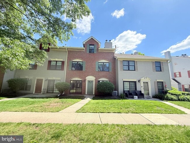 Building Photo - 28 Drewes Ct