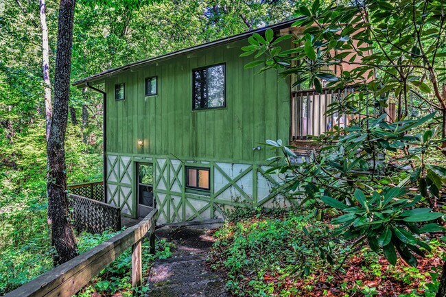 Foto del edificio - 50 Woodhaven Rd