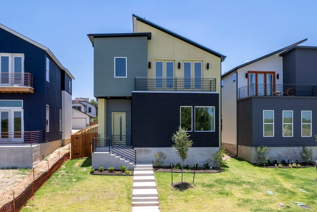 Building Photo - 6121 Sendero Hills Pky