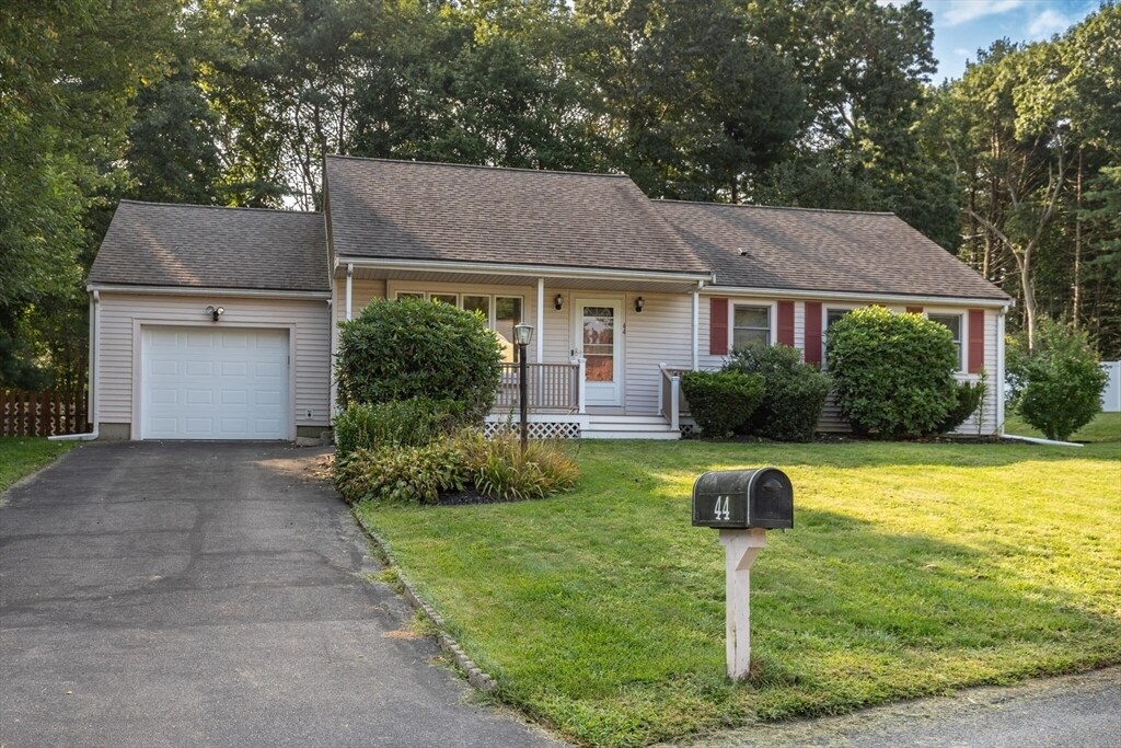 Primary Photo - 44 Grace Meadows Dr