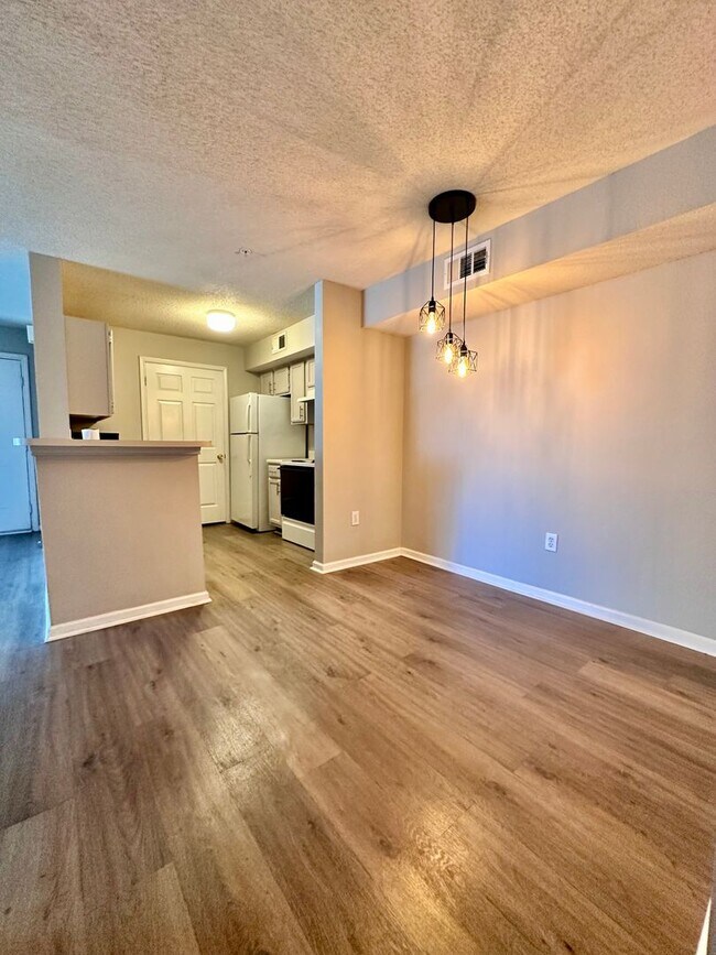 Foto del edificio - Spacious 1 Bed / 1 Bath Condo in Indian La...