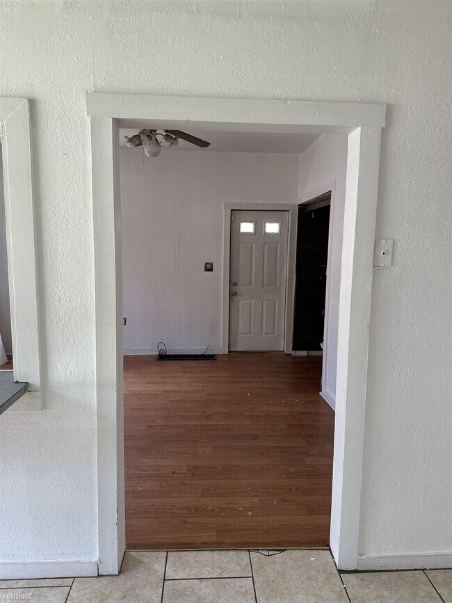 Foto del edificio - 3 br, 1 bath House - 2121 North Prospect Road