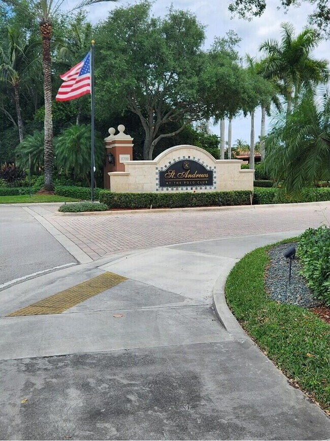 Foto del edificio - 11730 St Andrews Place