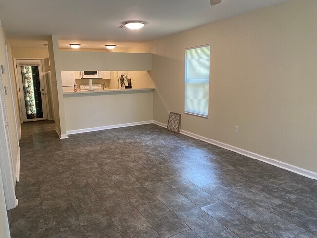 Foto del edificio - 2 bedroom 2 bathroom near Lake Jackson Ava...