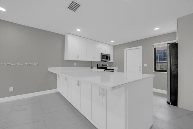 Foto del edificio - 2 bedroom in Hallandale FL 33009