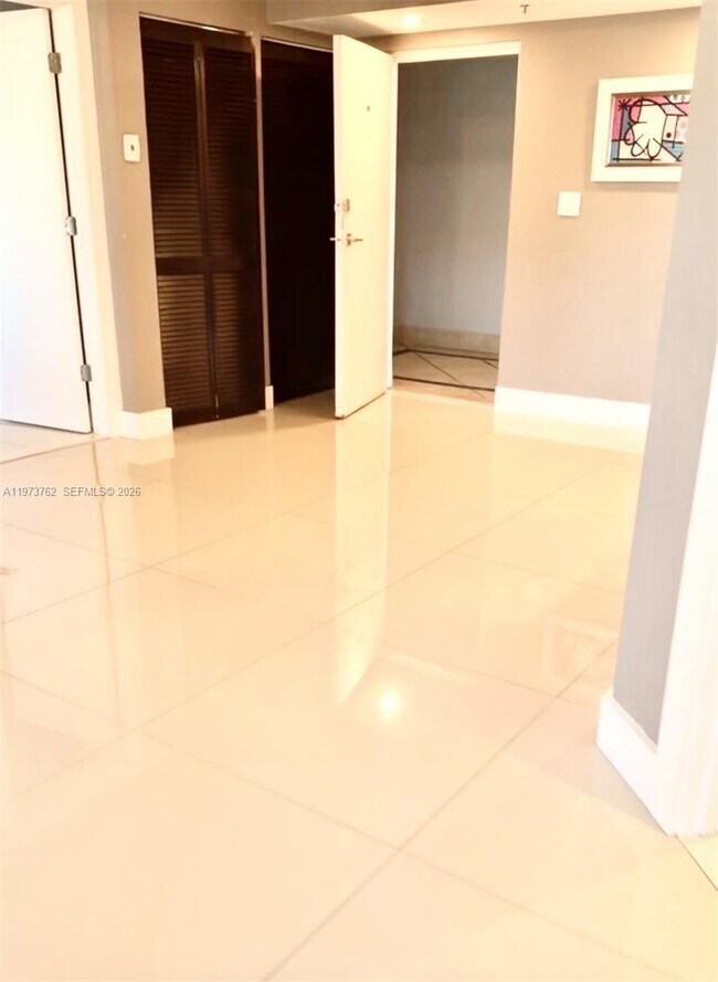 Foto del edificio - 637 SW 3rd St