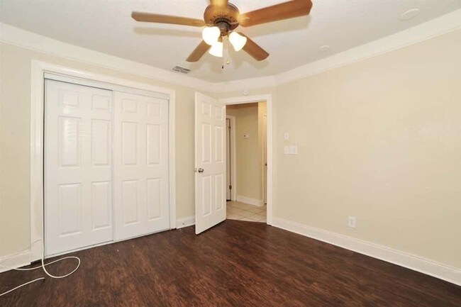 Foto del edificio - 1800 Montana Ave NE