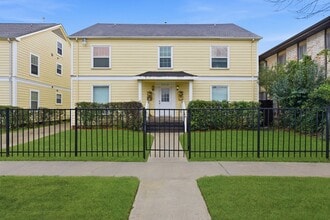 Building Photo - 2513 Shakespeare St