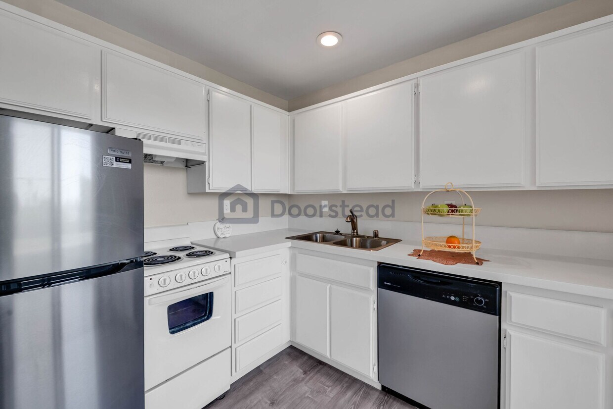 Primary Photo - 351 N Ford Ave