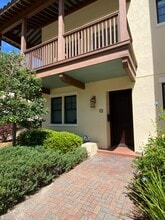 Building Photo - 5009 River Bend Dr