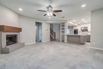 Building Photo - 10803 Sans Souci Pl