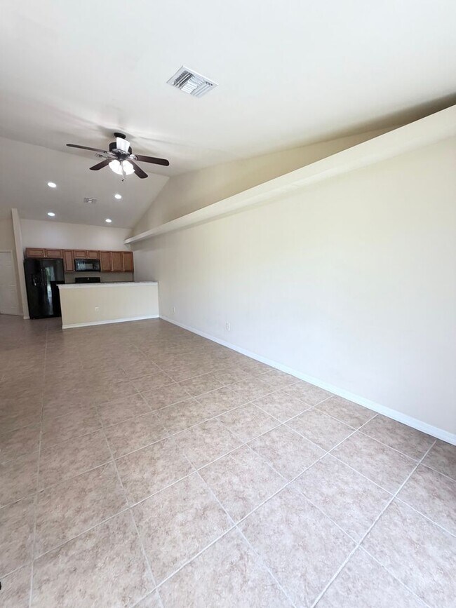 Foto del edificio - 3BR/2BA  Duplex with Garage | Pet Friendly (small only)| Cape Coral