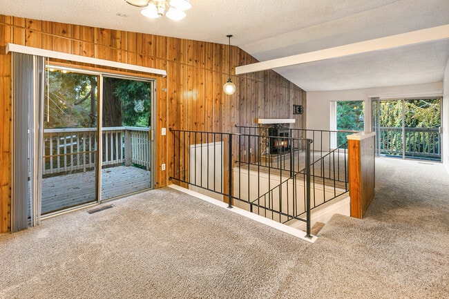 Building Photo - 101 Rockledge Ln