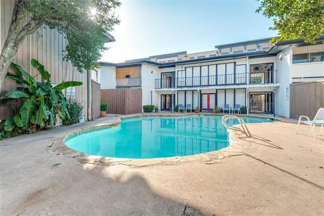 Foto principal - 2627 Douglas Ave
