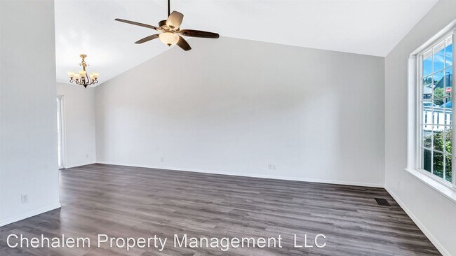 Building Photo - 3 br, 2 bath House - 1028 SW Falcon Crest Dr