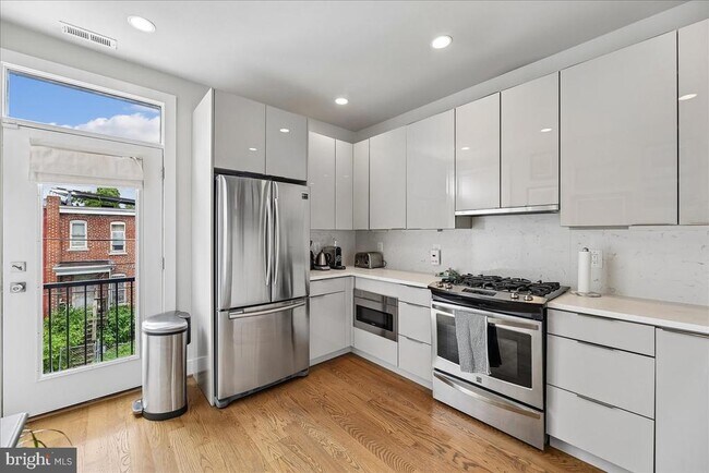 Foto del edificio - 619 Harvard St NW