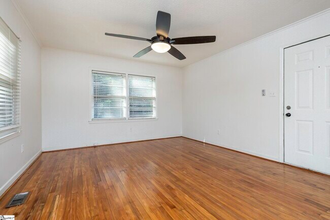 Building Photo - 705 Ravenel St