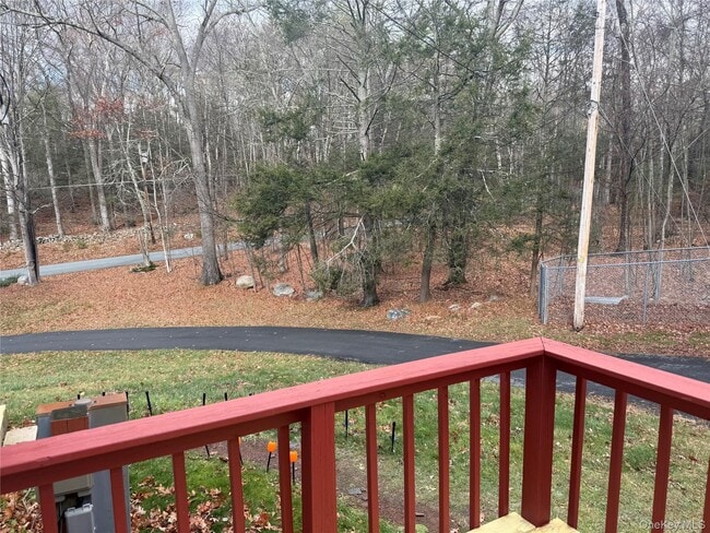 Building Photo - 68 Shinhollow Rd