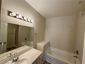 Building Photo - 2291 W Horizon Ridge Pkwy