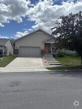 Building Photo - 4082 Chinook St