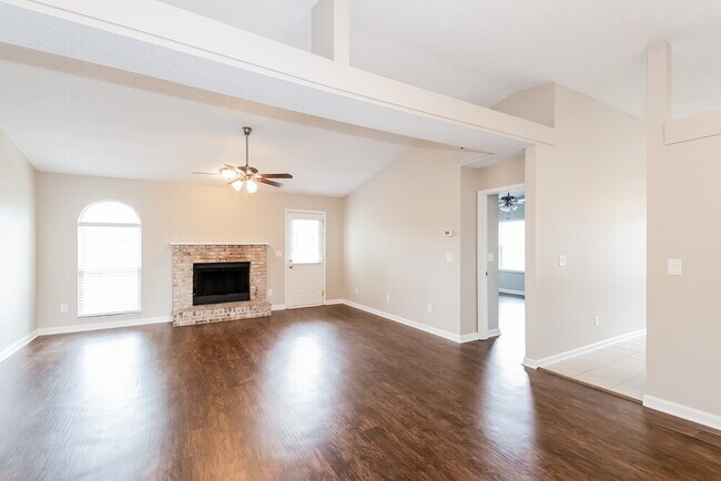 Foto del edificio - 2115 Orangewood St