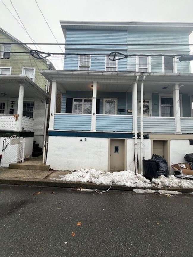 Building Photo - 14 E Kline Ave