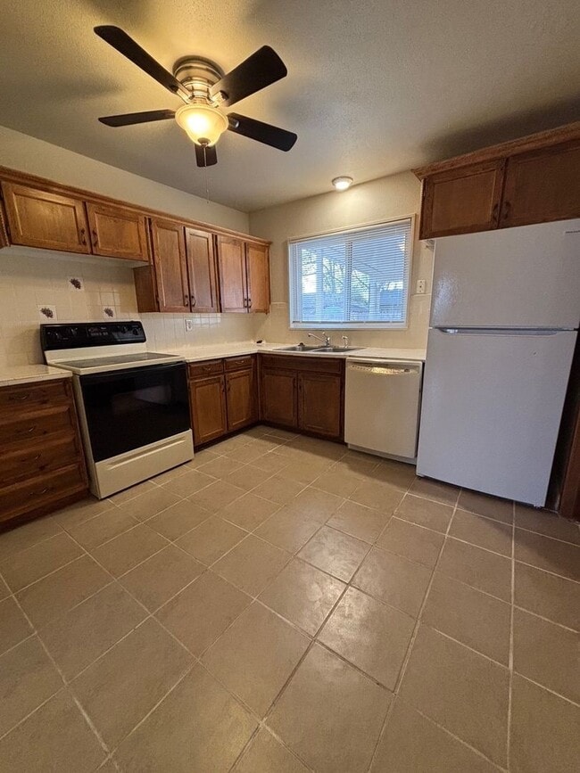 Foto del edificio - Ranch Style Home - 3 Bed 1 Bath  - MileStone Real Estate Services