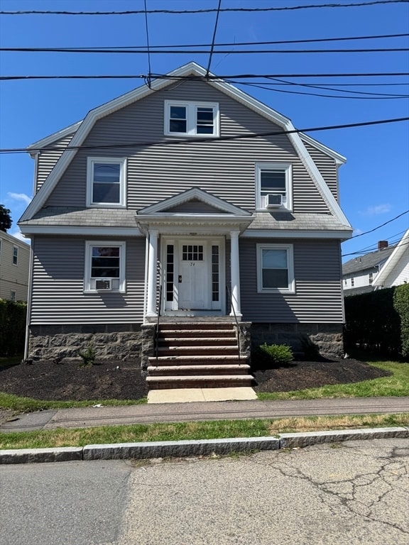 Primary Photo - 74 Chapman St