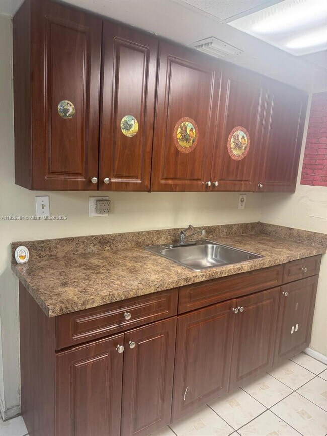 Foto del edificio - 2200 NW 59th Wy