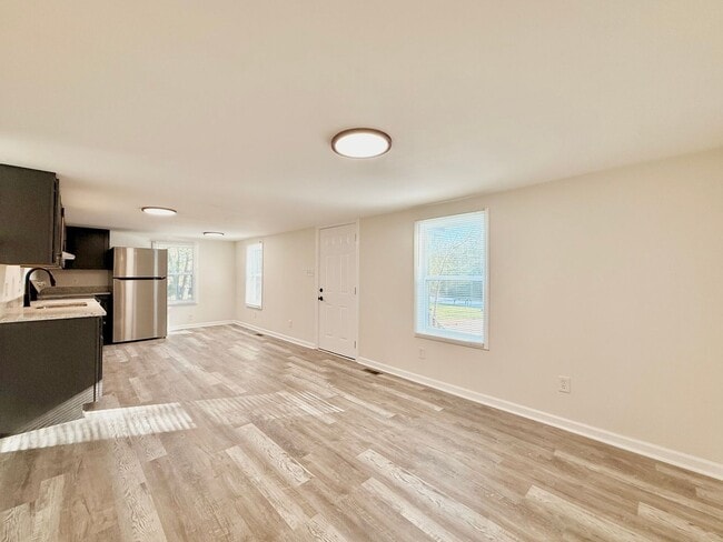 Building Photo - Home at Last!